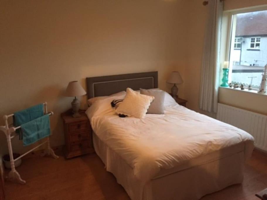 Primrose Cottage, Bushmills - Cosy Self Catering Property Экстерьер фото