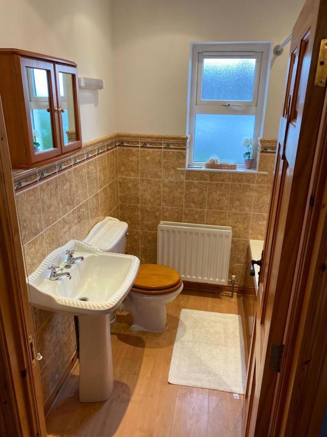 Primrose Cottage, Bushmills - Cosy Self Catering Property Экстерьер фото