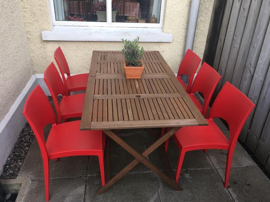 Primrose Cottage, Bushmills - Cosy Self Catering Property Экстерьер фото